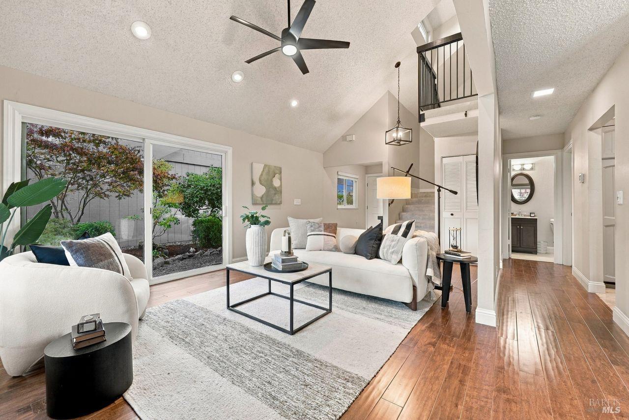 2313 Avenida De Las Brisas Santa Rosa CA 95405