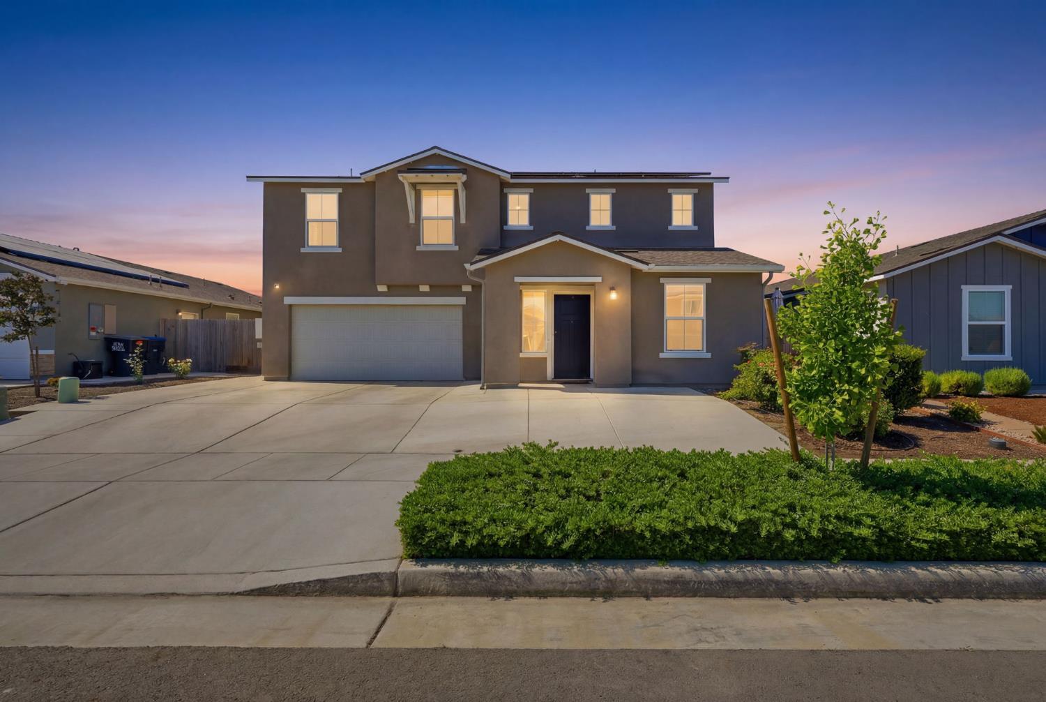 1033 E Loyola Visalia CA 93292