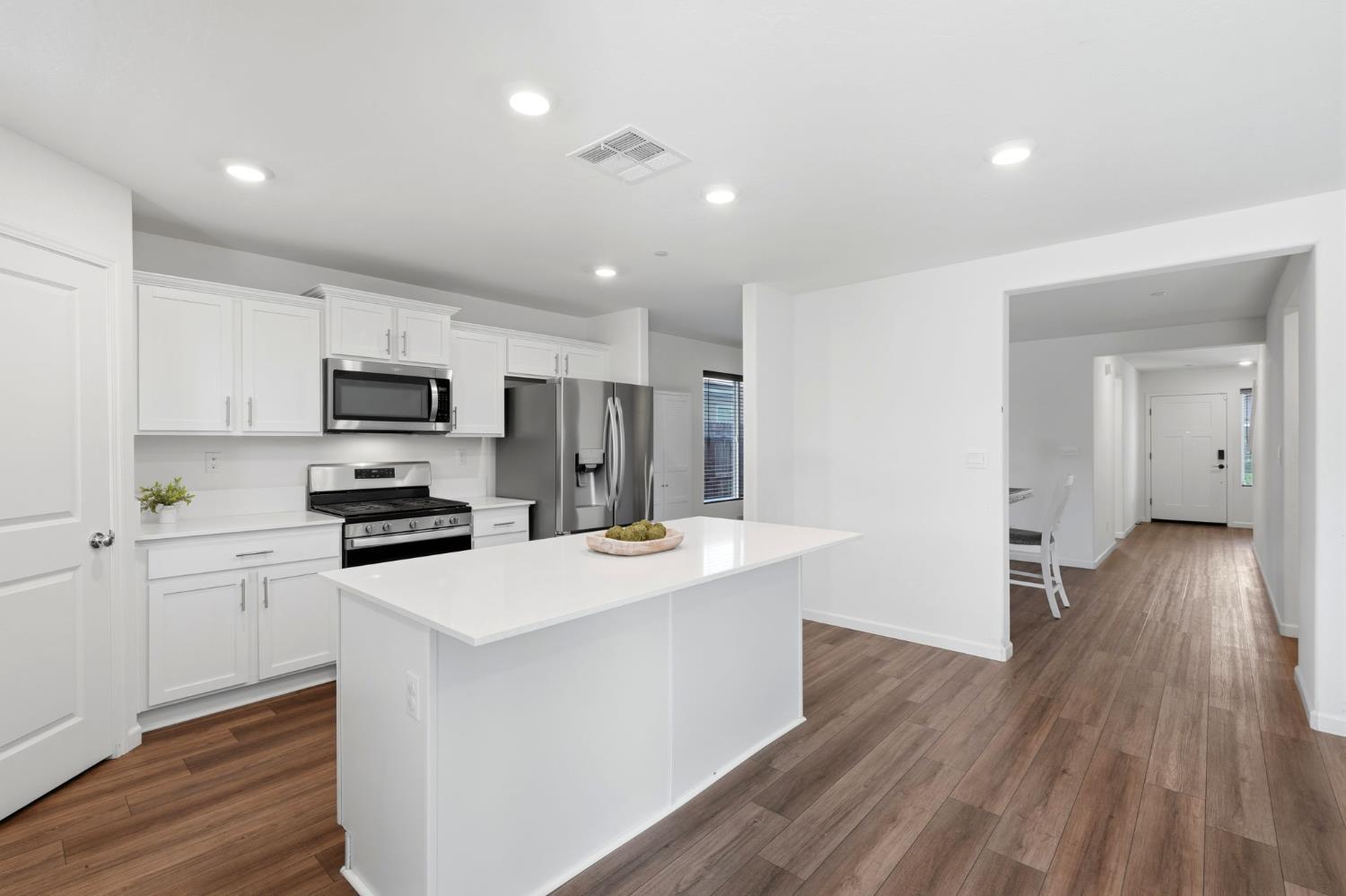 1033 E Loyola Visalia CA 93292