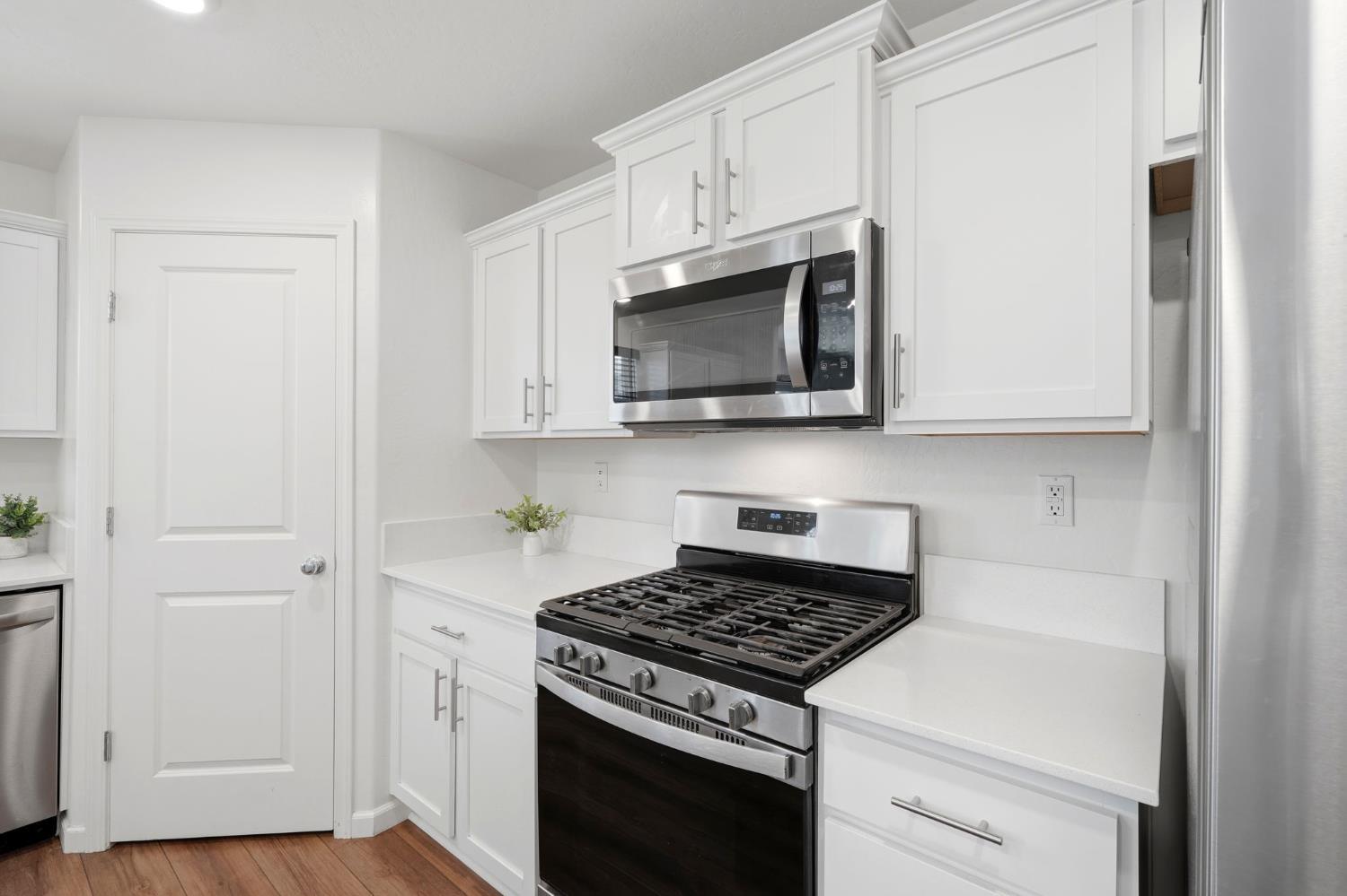 1033 E Loyola Visalia CA 93292