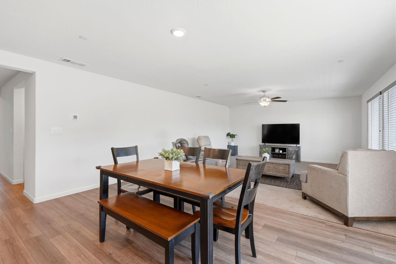 1033 E Loyola Visalia CA 93292
