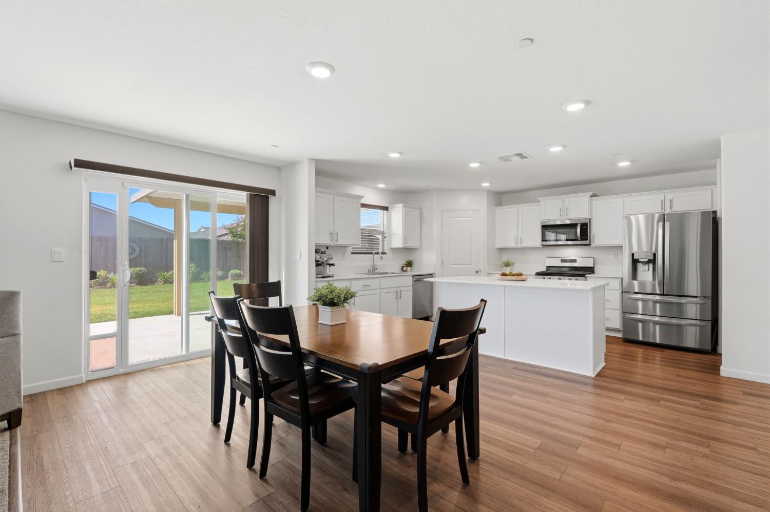1033 E Loyola Visalia CA 93292