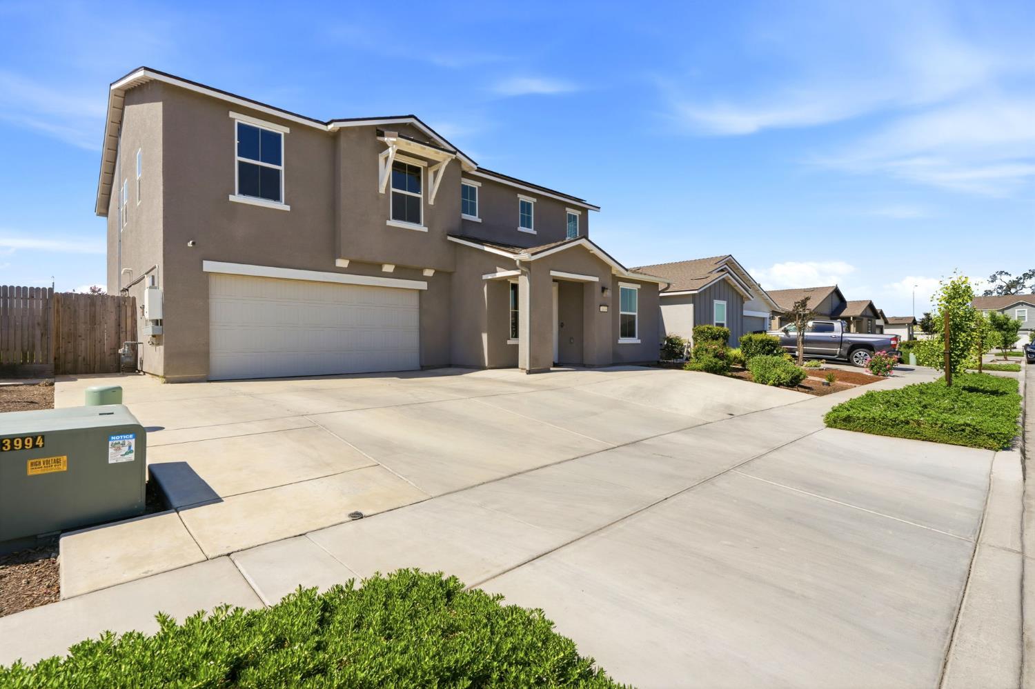 1033 E Loyola Visalia CA 93292