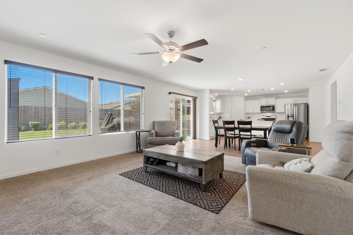 1033 E Loyola Visalia CA 93292