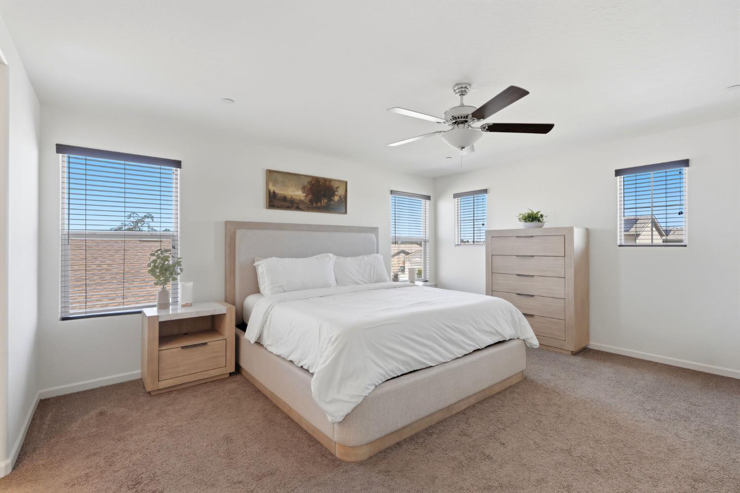 1033 E Loyola Visalia CA 93292