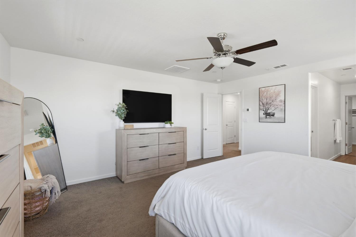 1033 E Loyola Visalia CA 93292