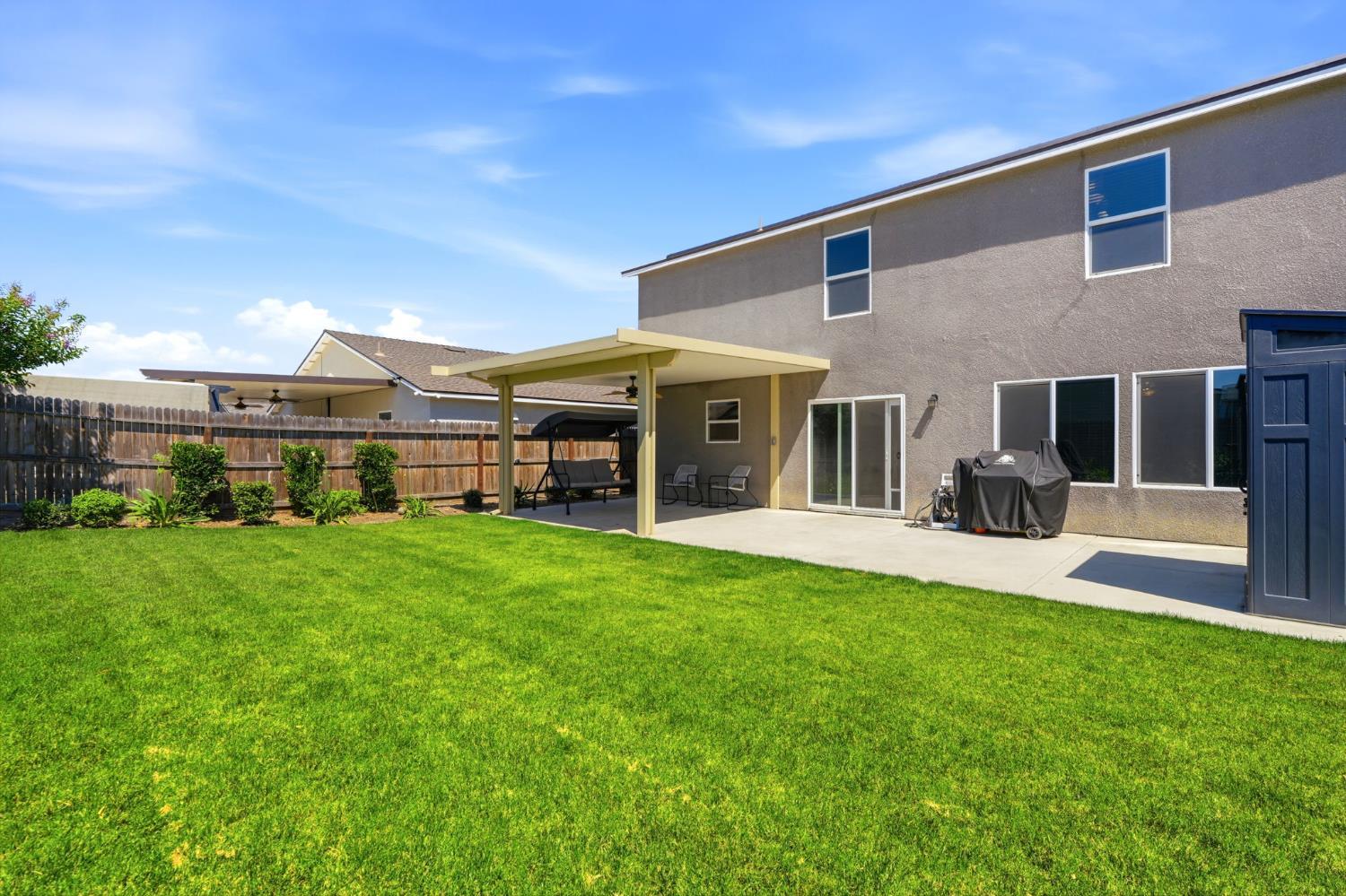 1033 E Loyola Visalia CA 93292