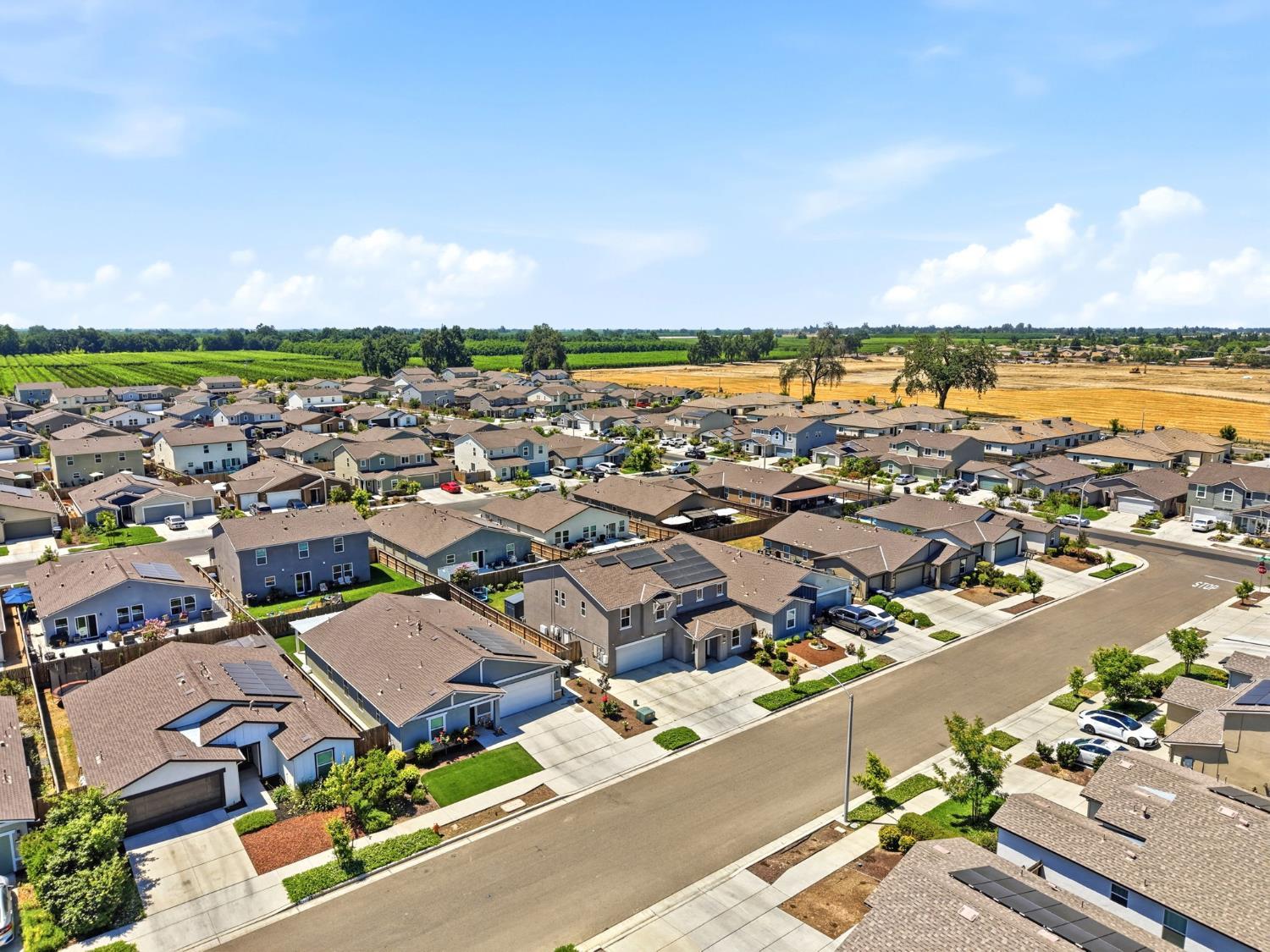 1033 E Loyola Visalia CA 93292