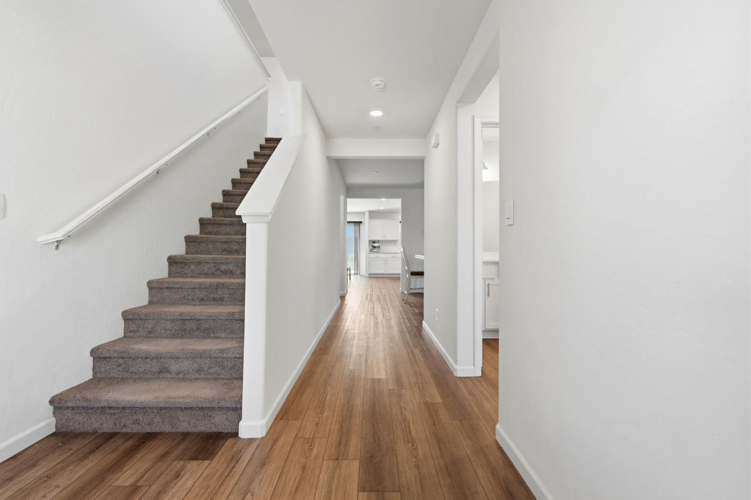 1033 E Loyola Visalia CA 93292