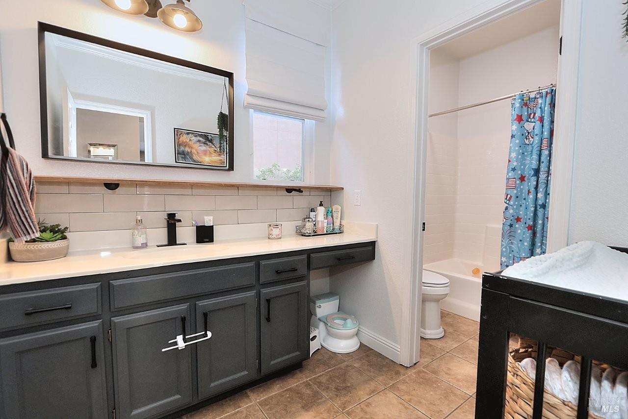 918 Fallsgrove Way Vacaville CA 95687