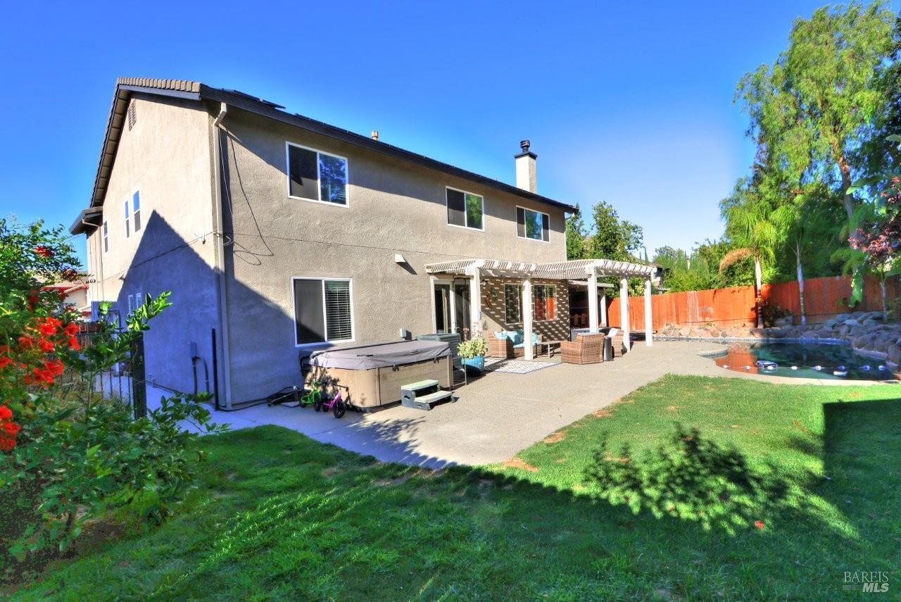 918 Fallsgrove Way Vacaville CA 95687