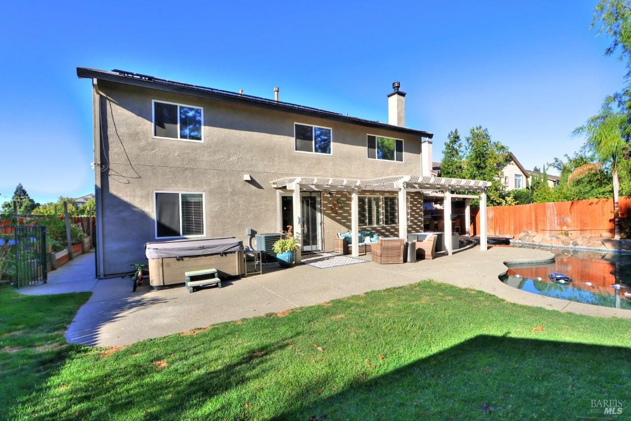 918 Fallsgrove Way Vacaville CA 95687