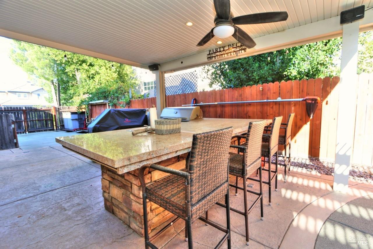 918 Fallsgrove Way Vacaville CA 95687