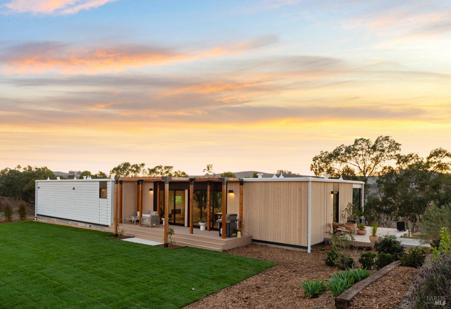 383 King Road Petaluma CA 94952