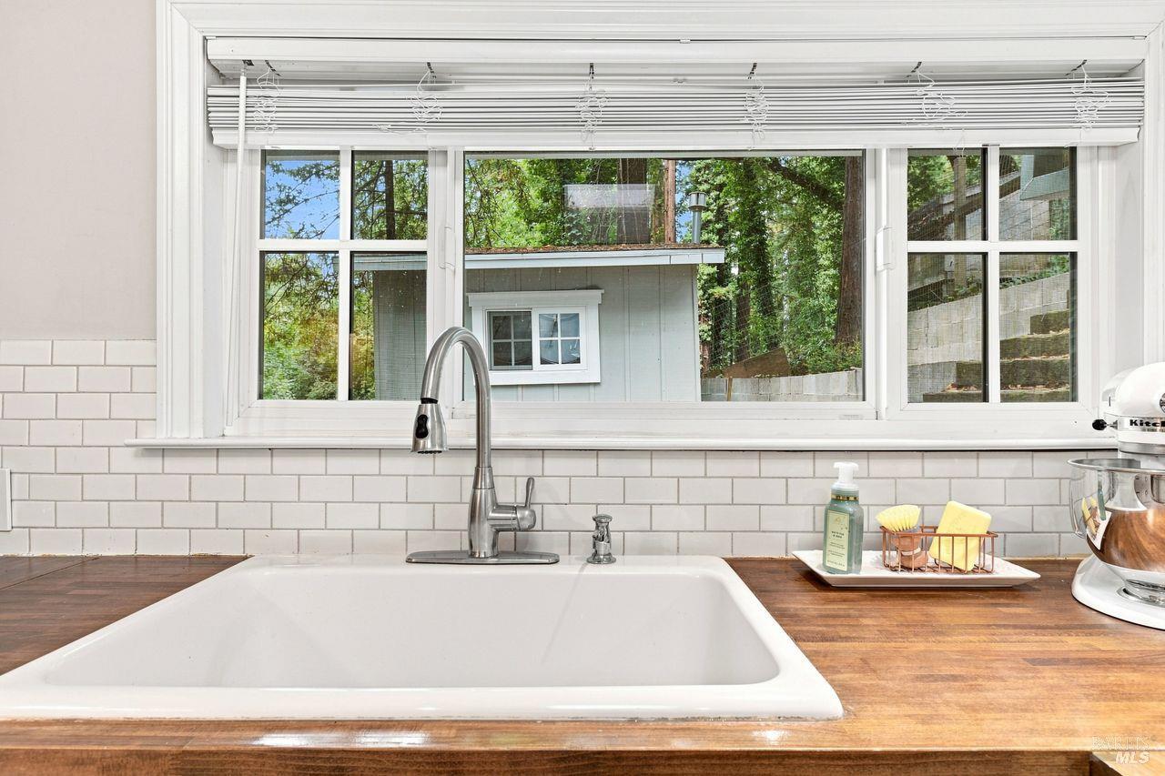 9185 Rio Dell Court Forestville CA 95436