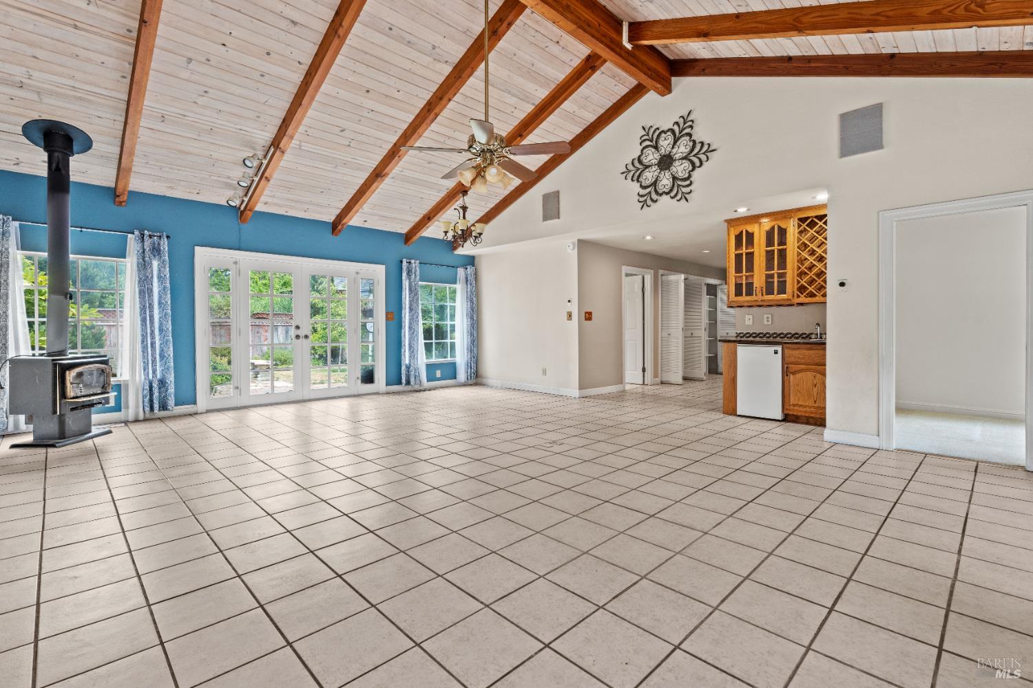 84 School Street Willits CA 95490