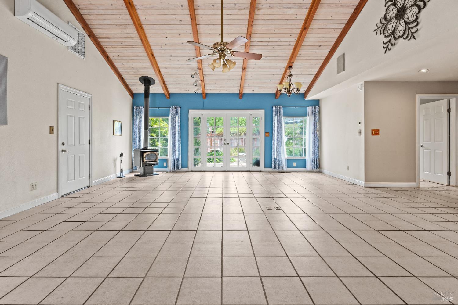 84 School Street Willits CA 95490