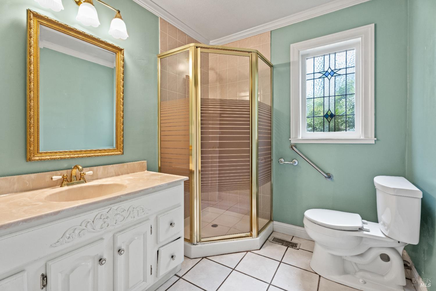 84 School Street Willits CA 95490