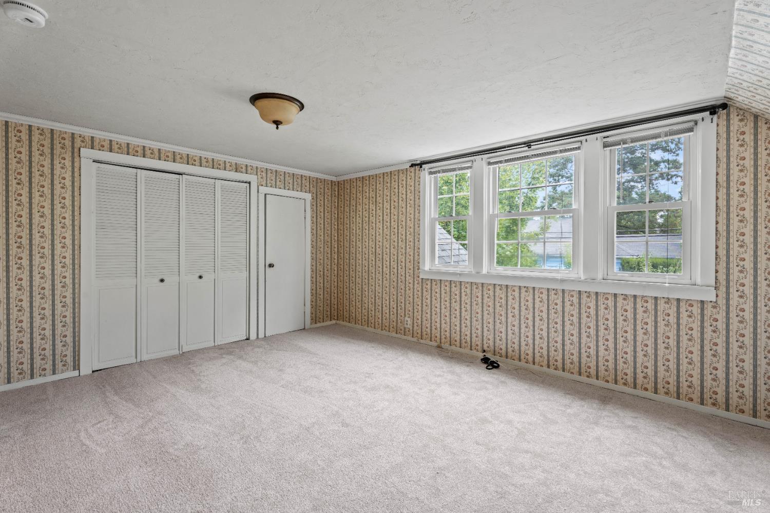 84 School Street Willits CA 95490