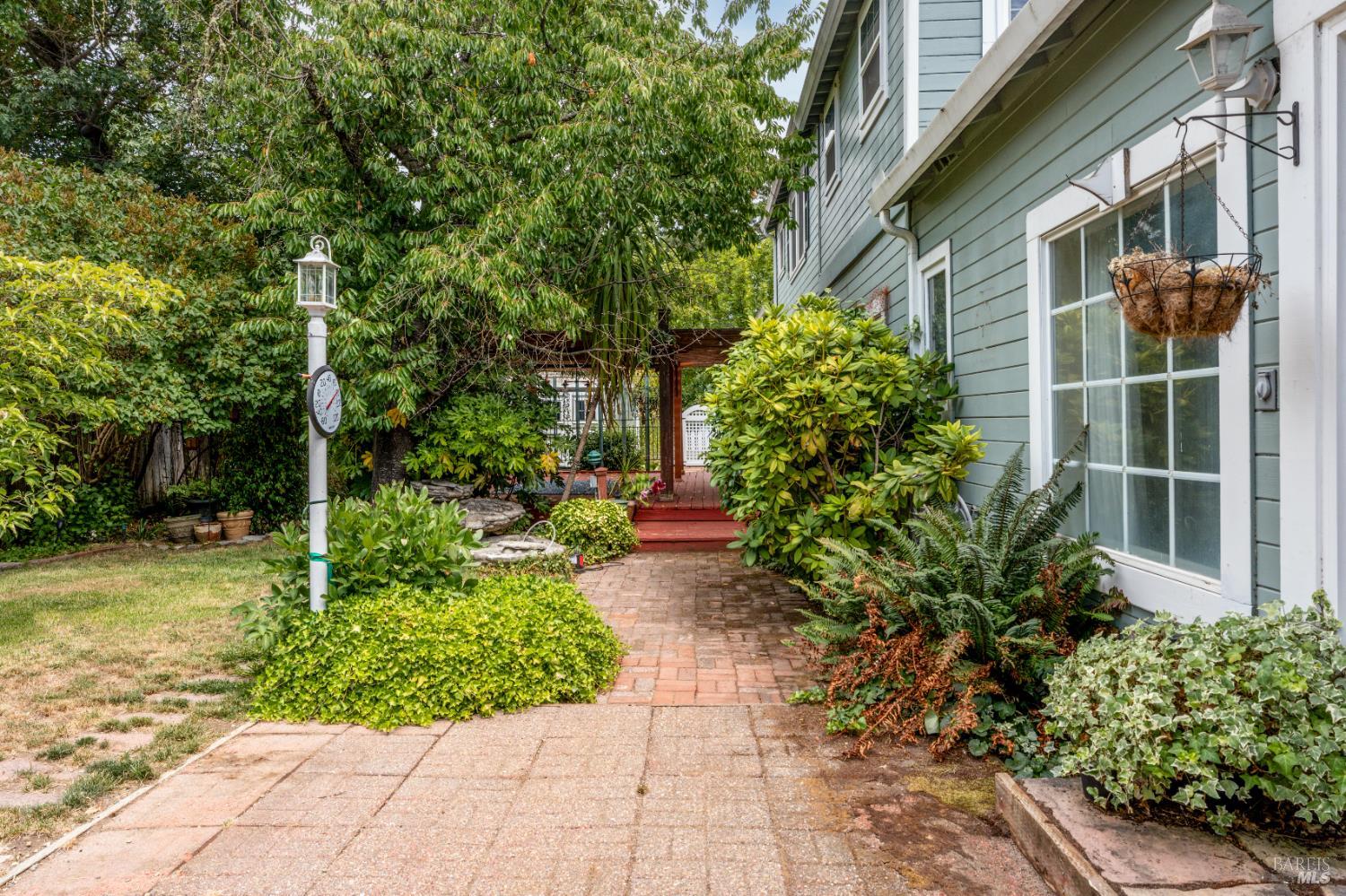 84 School Street Willits CA 95490