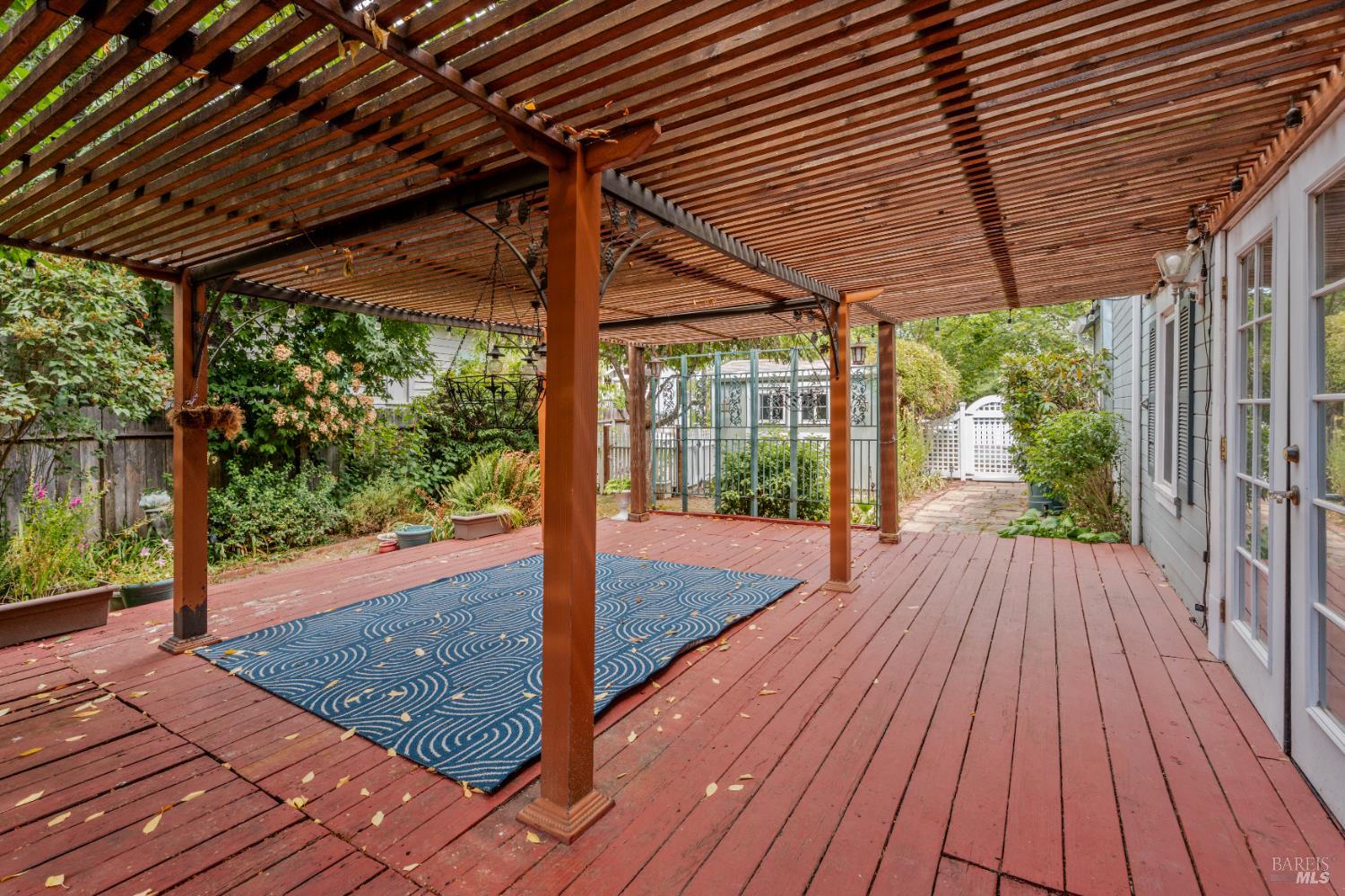 84 School Street Willits CA 95490