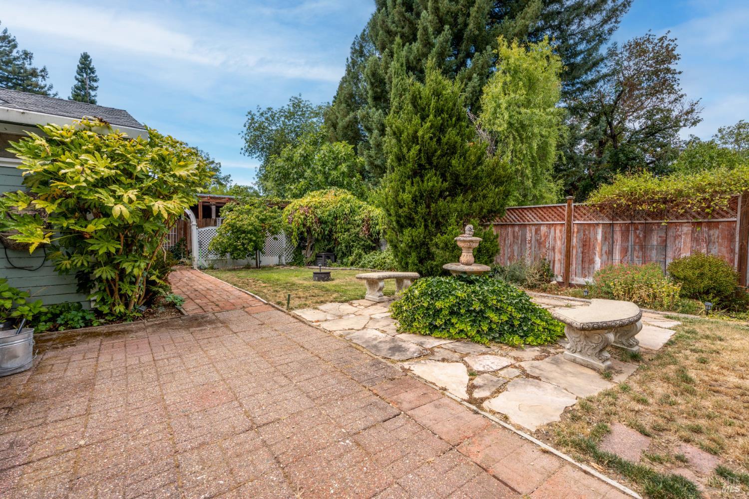 84 School Street Willits CA 95490