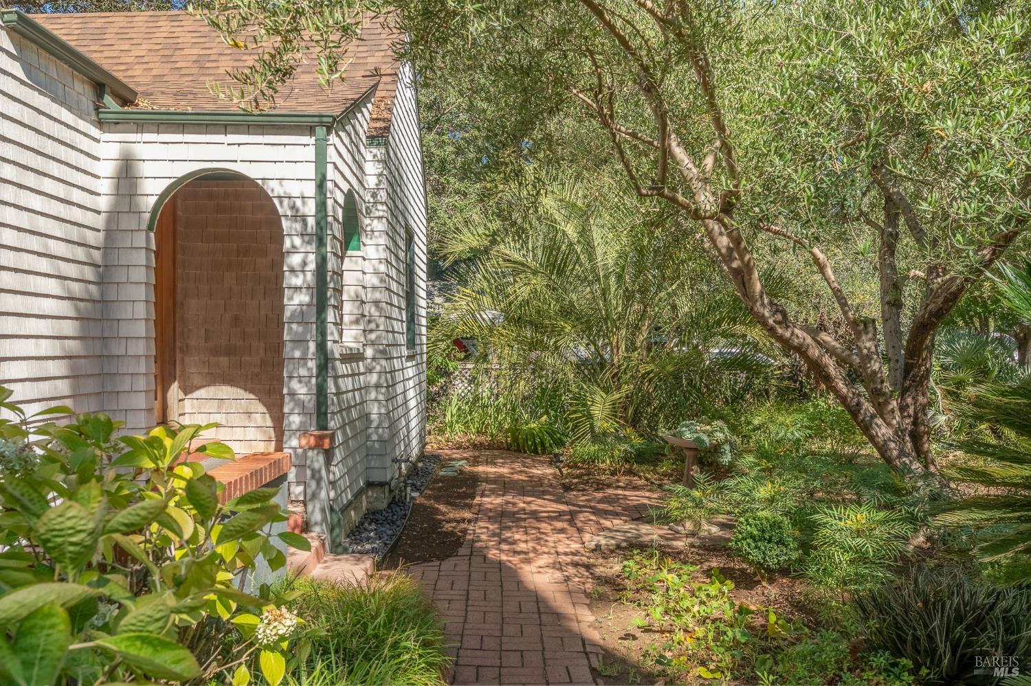 6641-6641A Yount Street Yountville CA 94599