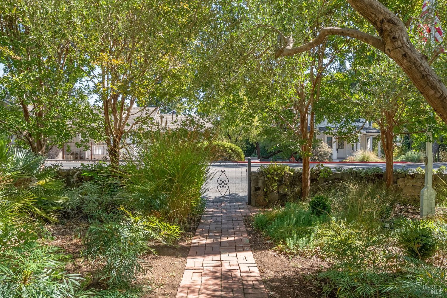 6641-6641A Yount Street Yountville CA 94599