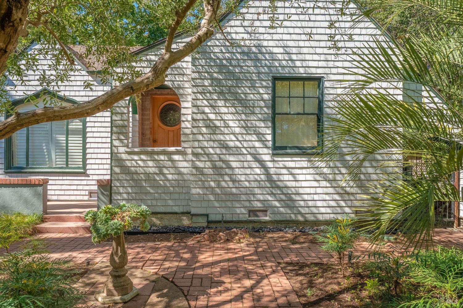 6641-6641A Yount Street Yountville CA 94599