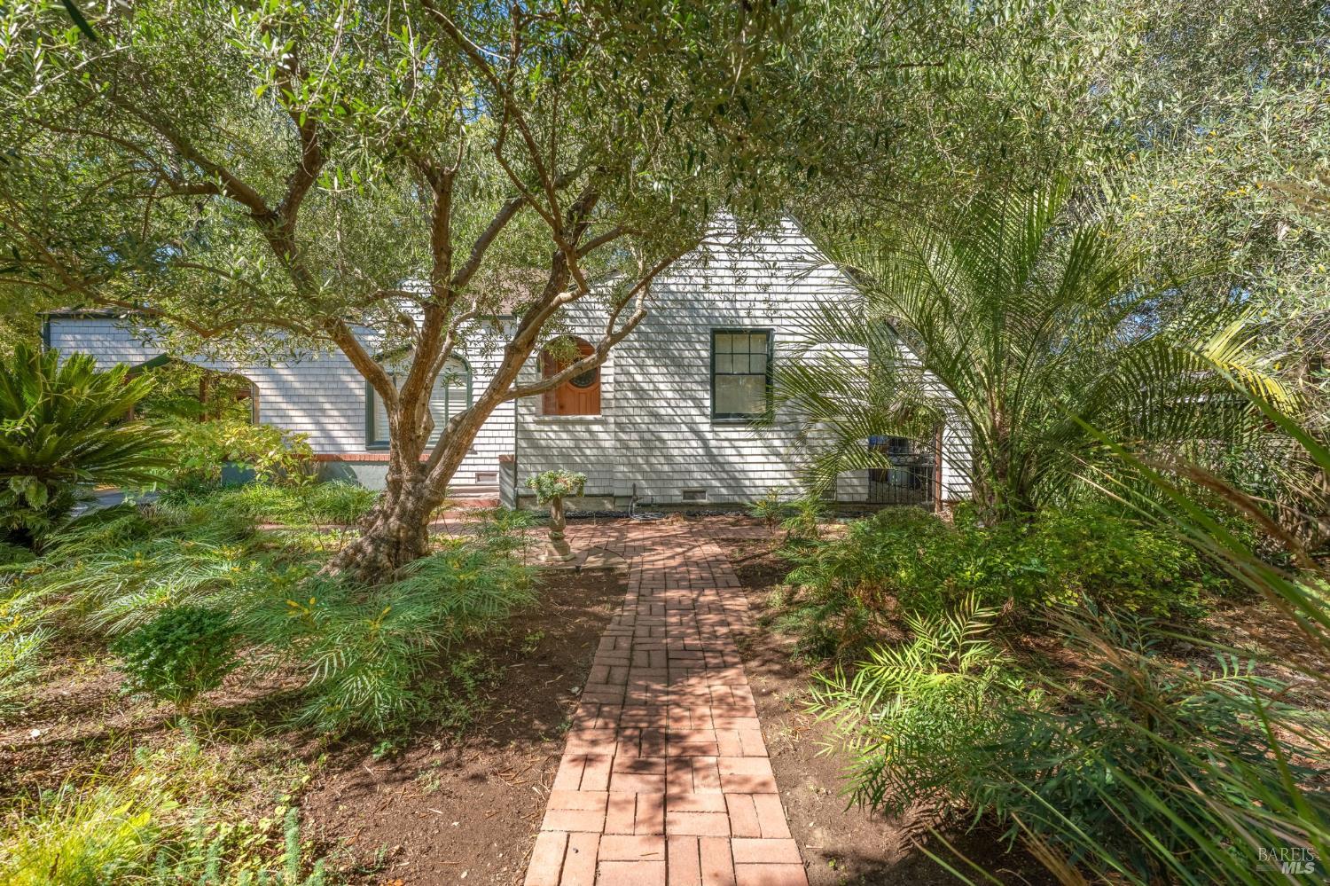 6641-6641A Yount Street Yountville CA 94599