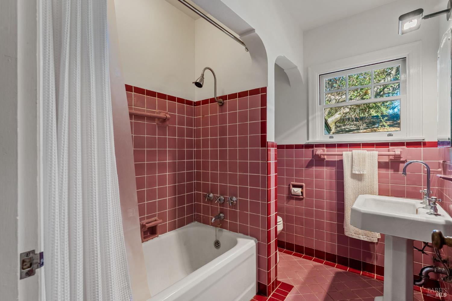 6641-6641A Yount Street Yountville CA 94599