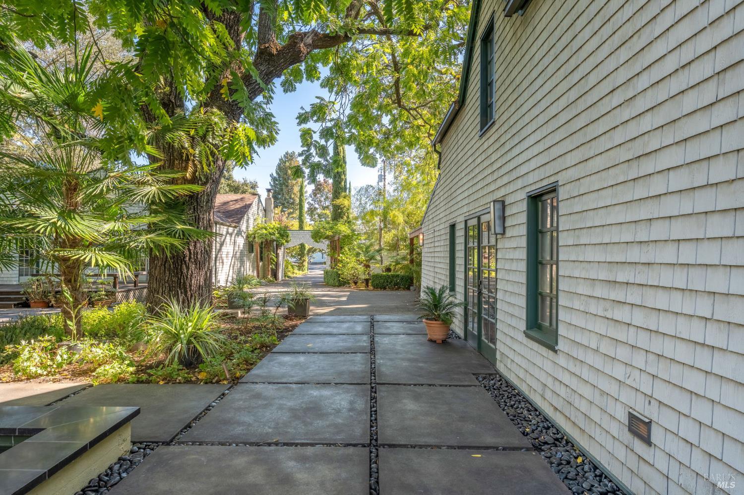 6641-6641A Yount Street Yountville CA 94599