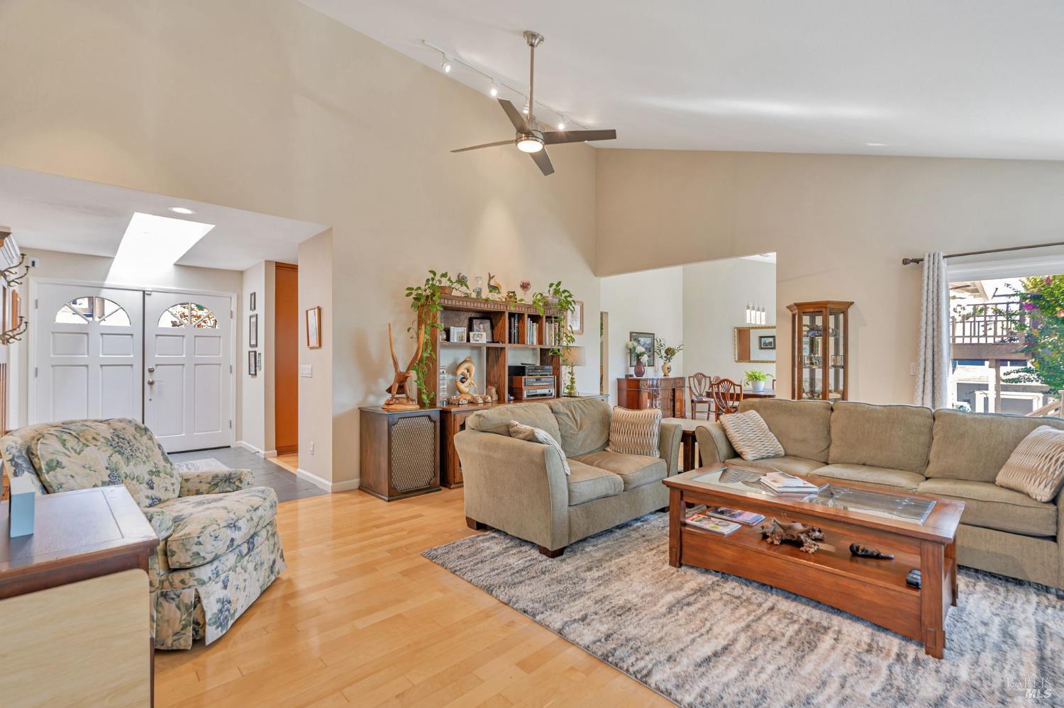9489 Vinecrest Road Windsor CA 95492