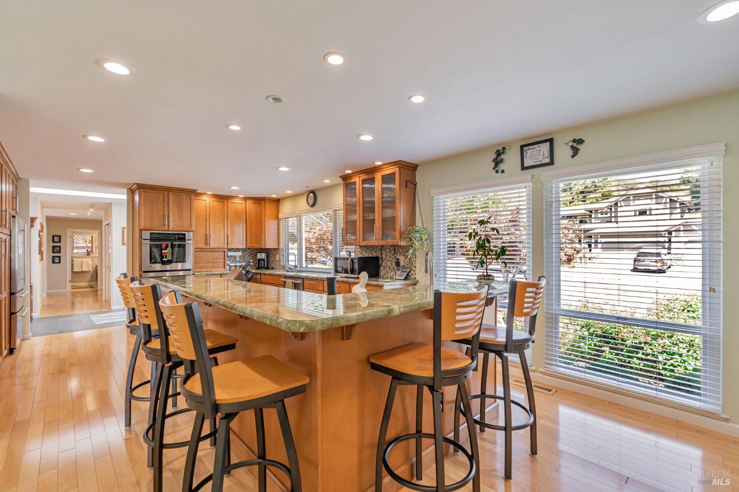9489 Vinecrest Road Windsor CA 95492