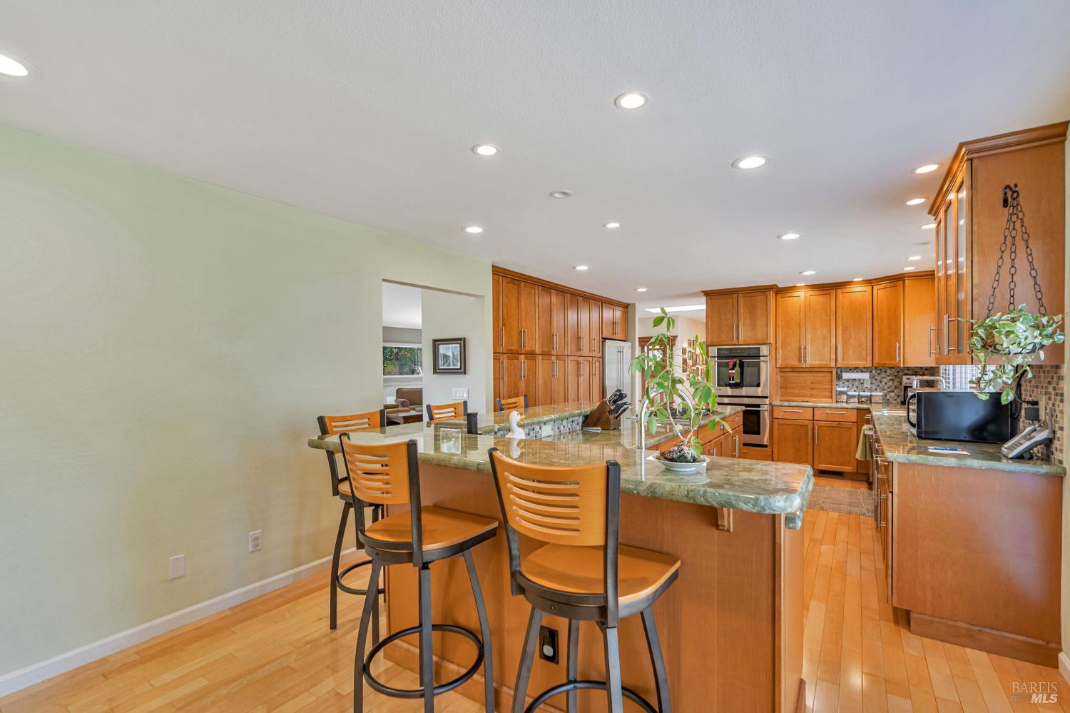 9489 Vinecrest Road Windsor CA 95492