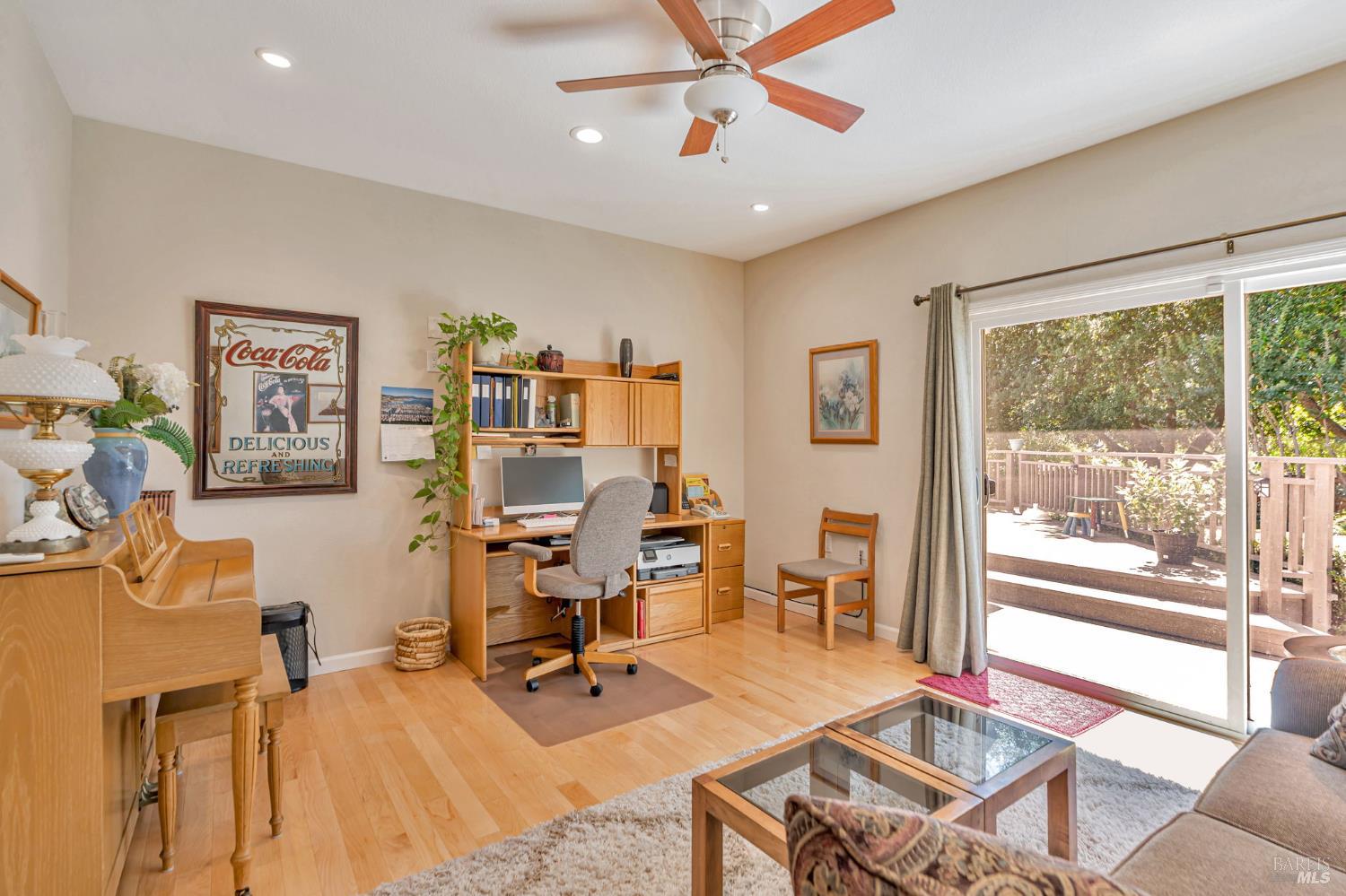 9489 Vinecrest Road Windsor CA 95492
