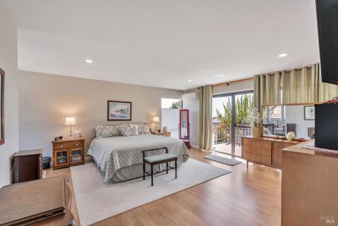 9489 Vinecrest Road Windsor CA 95492