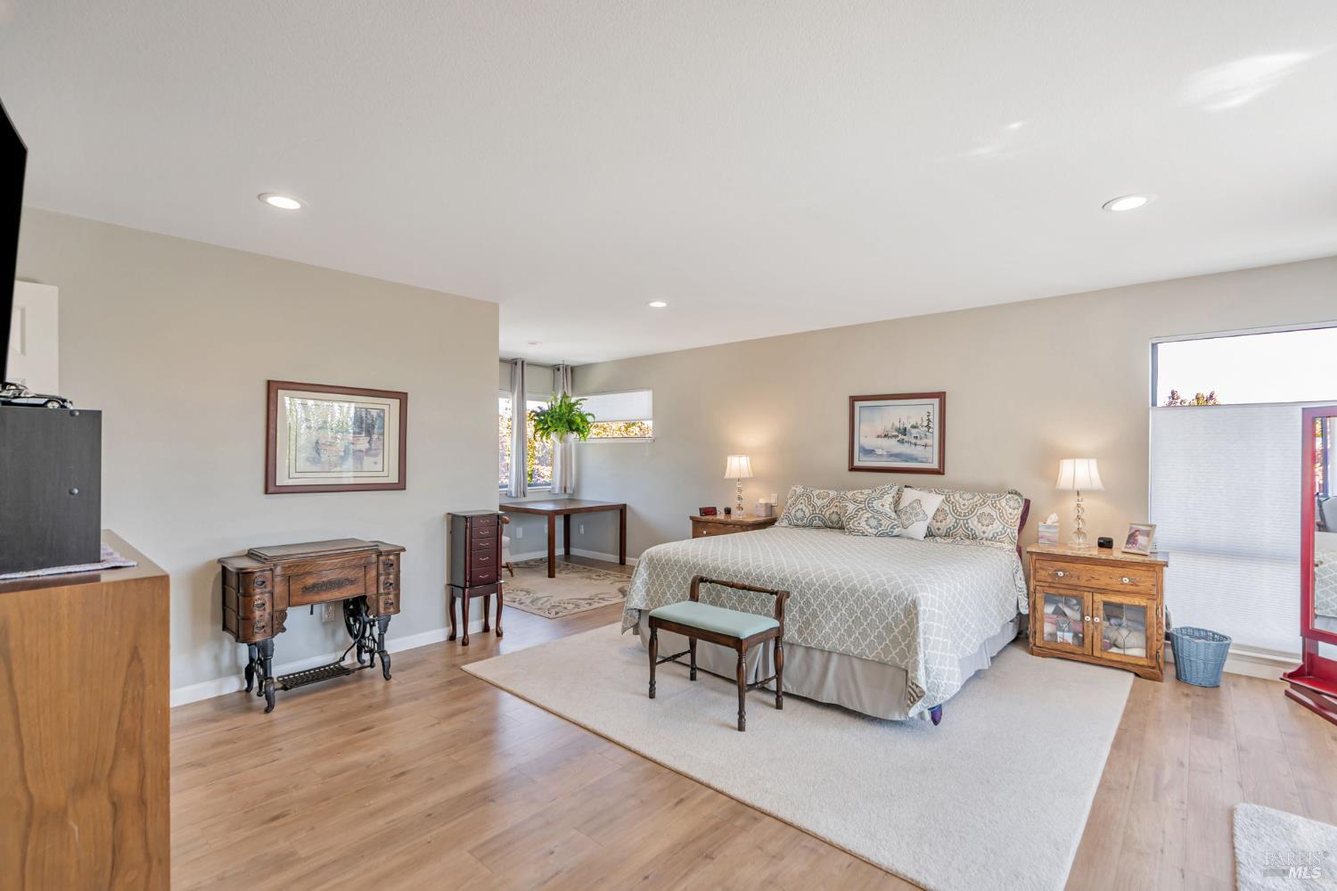 9489 Vinecrest Road Windsor CA 95492