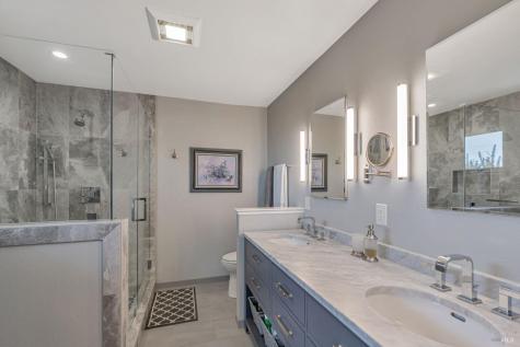9489 Vinecrest Road Windsor CA 95492