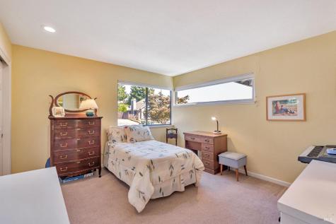 9489 Vinecrest Road Windsor CA 95492