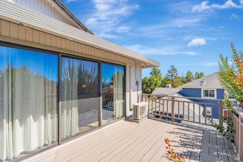 9489 Vinecrest Road Windsor CA 95492