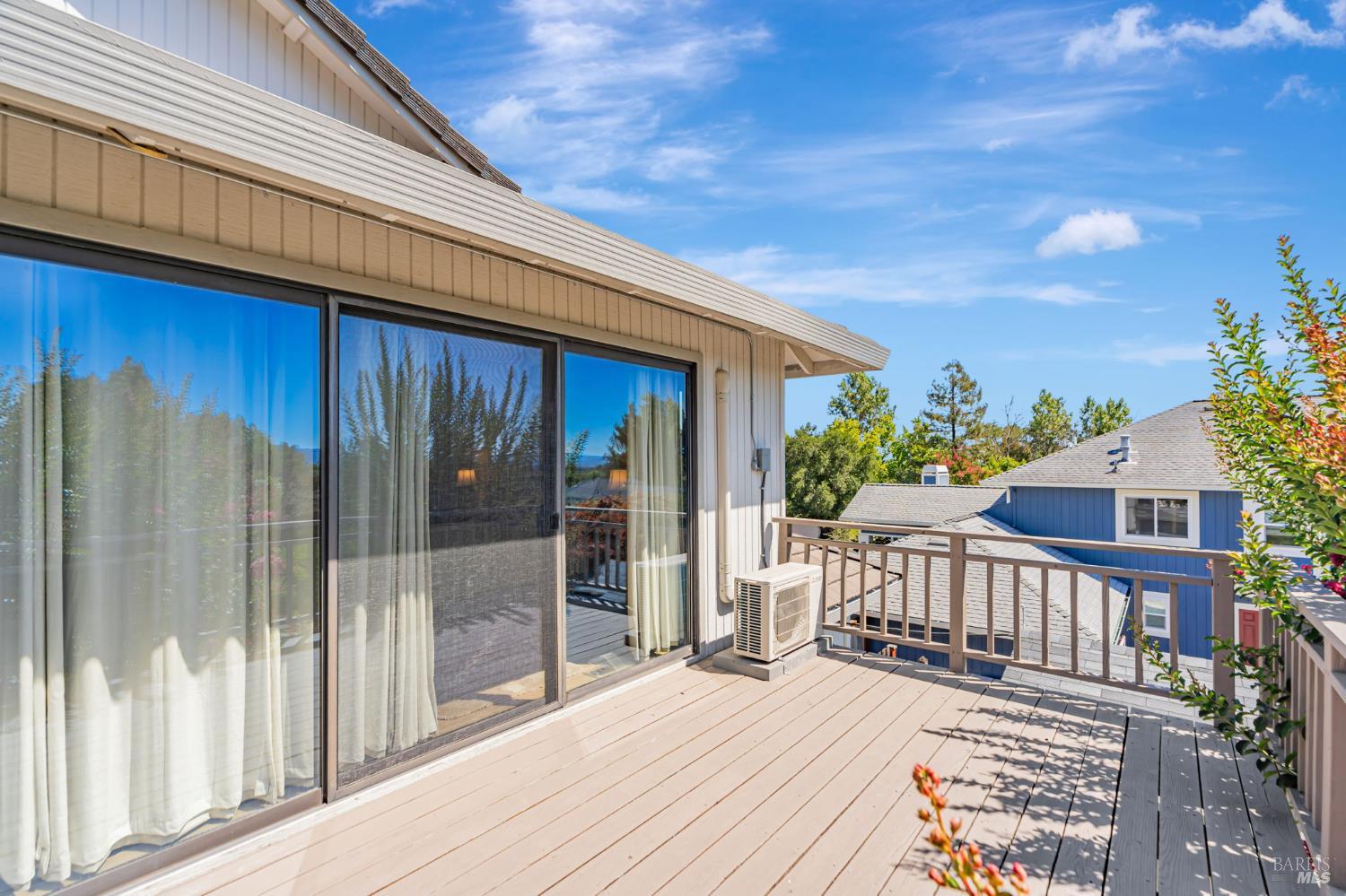 9489 Vinecrest Road Windsor CA 95492