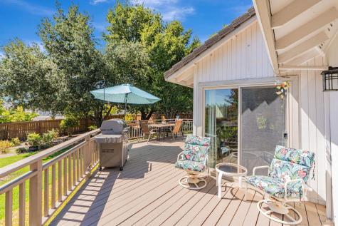 9489 Vinecrest Road Windsor CA 95492