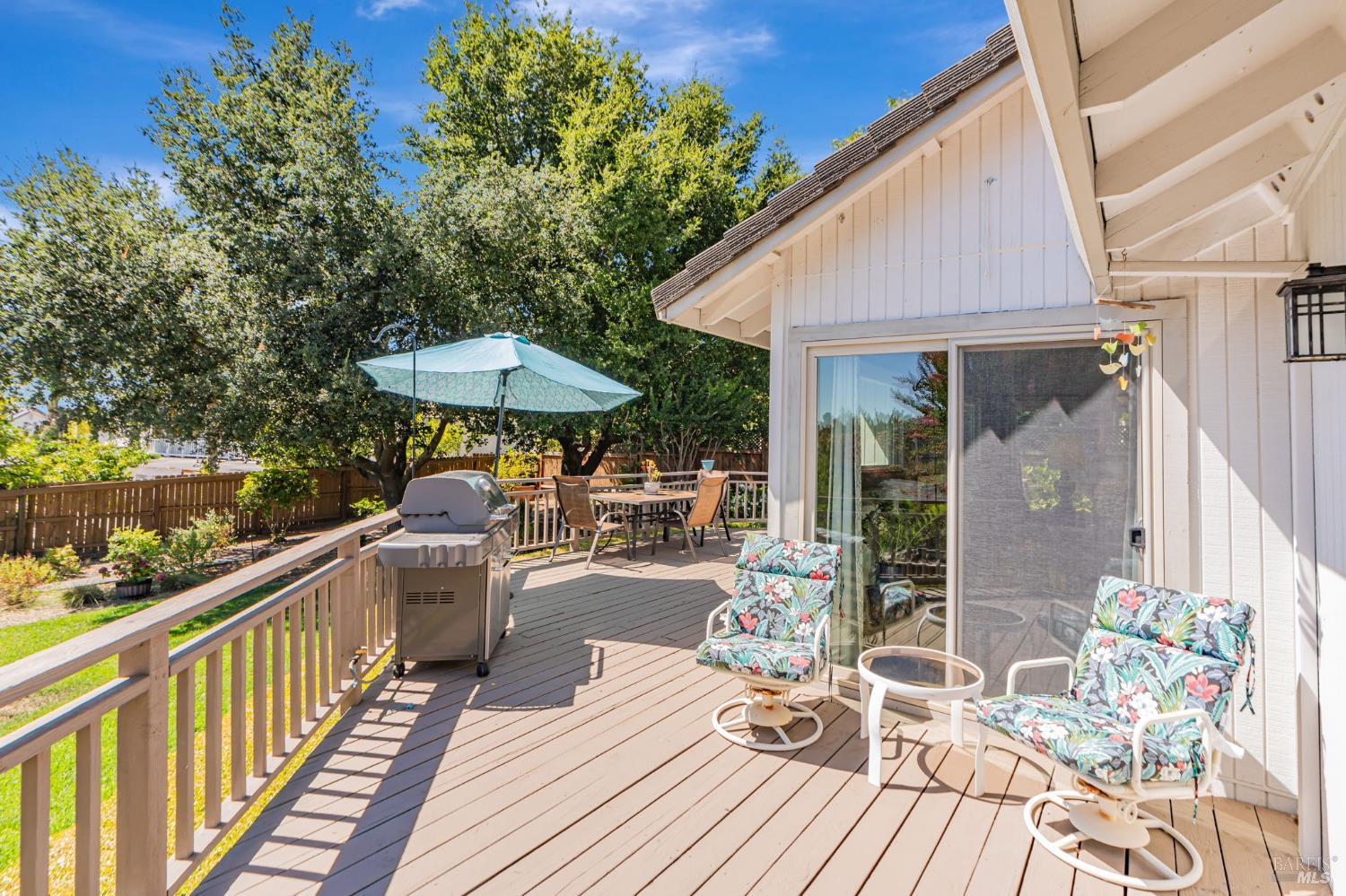9489 Vinecrest Road Windsor CA 95492