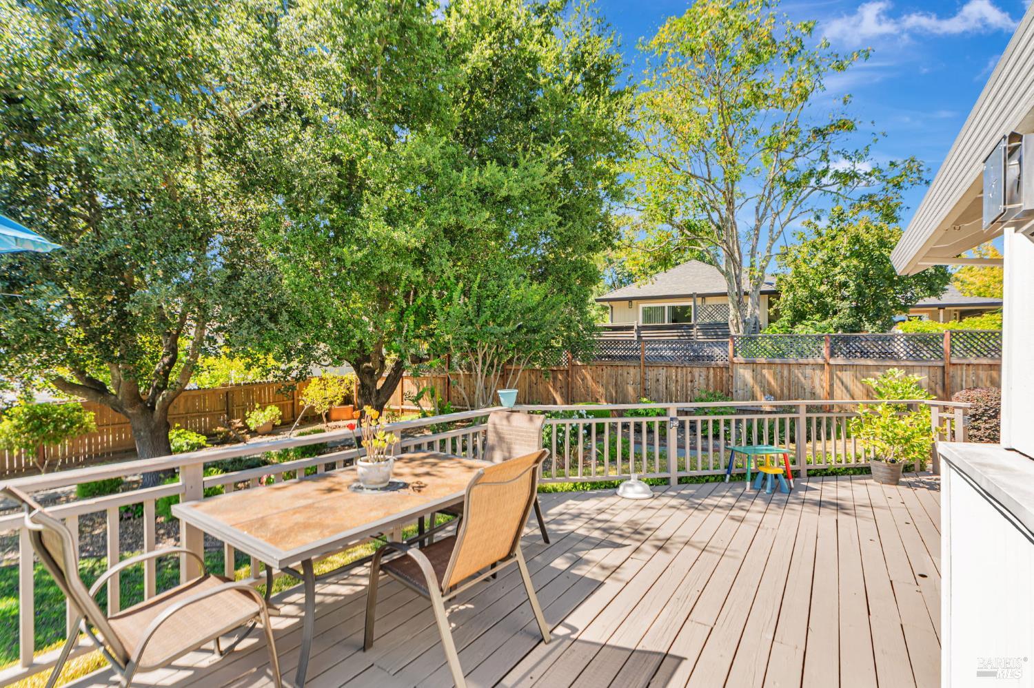 9489 Vinecrest Road Windsor CA 95492