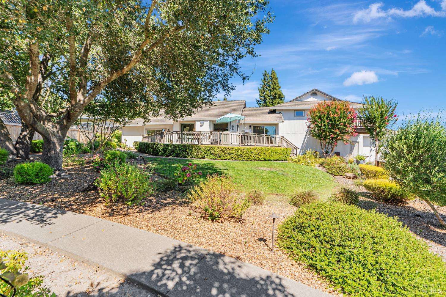 9489 Vinecrest Road Windsor CA 95492