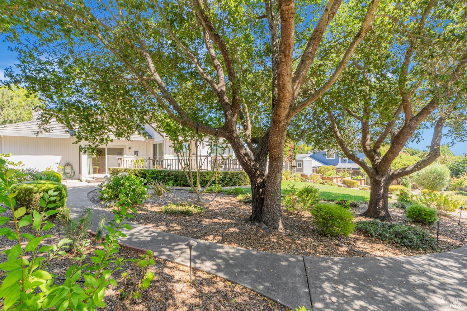 9489 Vinecrest Road Windsor CA 95492