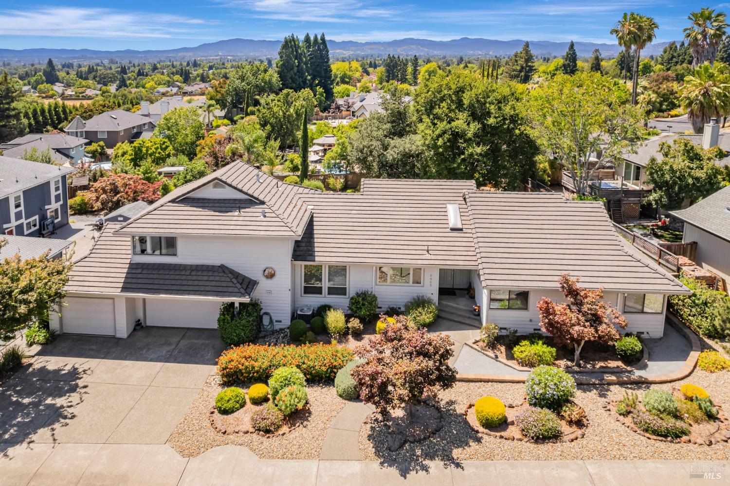 9489 Vinecrest Road Windsor CA 95492