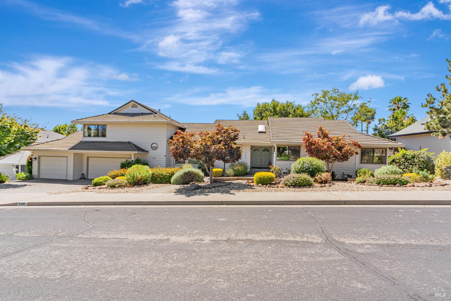 9489 Vinecrest Road Windsor CA 95492