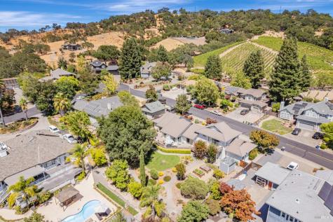9489 Vinecrest Road Windsor CA 95492